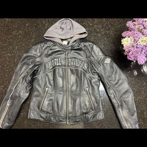 Harley Davidson Leather Motorcycle Jacket and sweatshirt insert. Size medium.